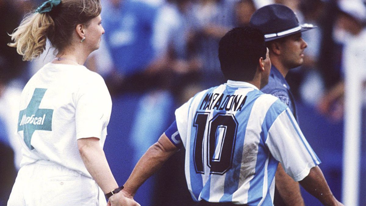 Diego Maradona fue sancionado 15 meses en 1991 luego de dar positivo por cocaína.