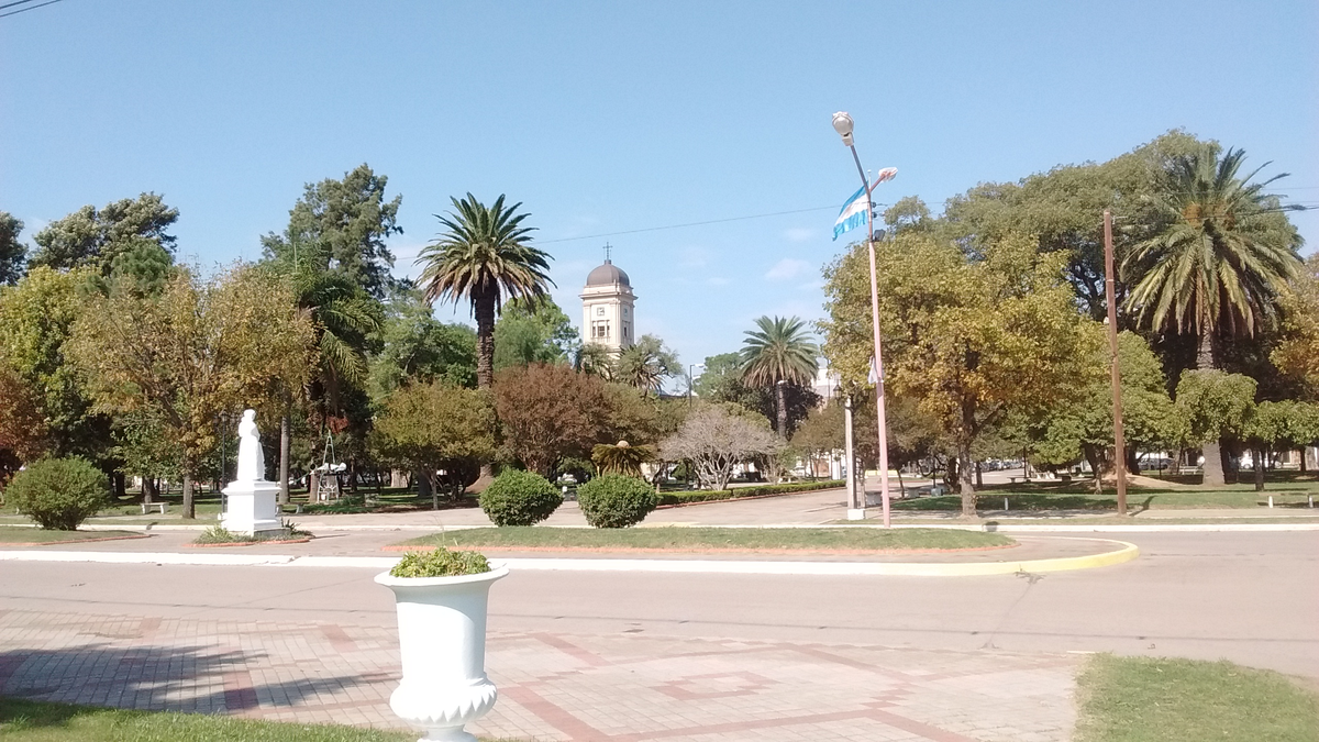 Dentro de la ciudad se puede encontrar numerosos espacios verdes destinados al esparcimiento en familia.