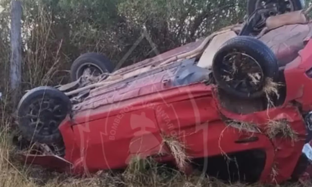 Accidente en Córdoba: un auto volcó, causando la muerte de un joven y dejando a otro en estado crítico. Accidente en Córdoba: un auto volcó, causando la muerte de un joven y dejando a otro en estado crítico.