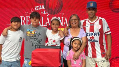Cuatro familias aprovecharon el feriado y armaron sus cajas solidarias para la campaña de AIRE y Los Sin Techo