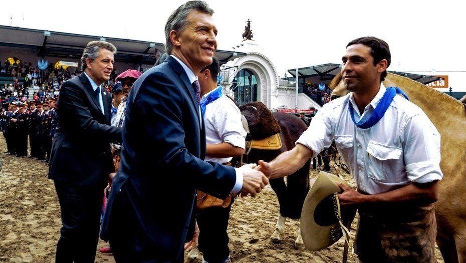Macri prometió no subir las retenciones al campo.