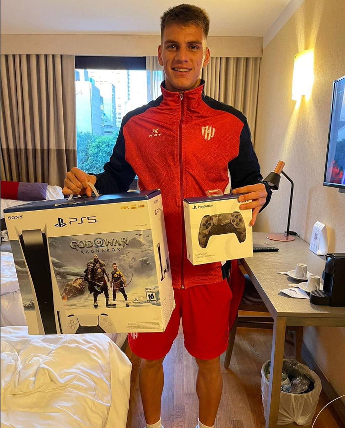 Kevin Zenón, fanático de los videos juegos. Kevin Zenón, fanático de los videos juegos.