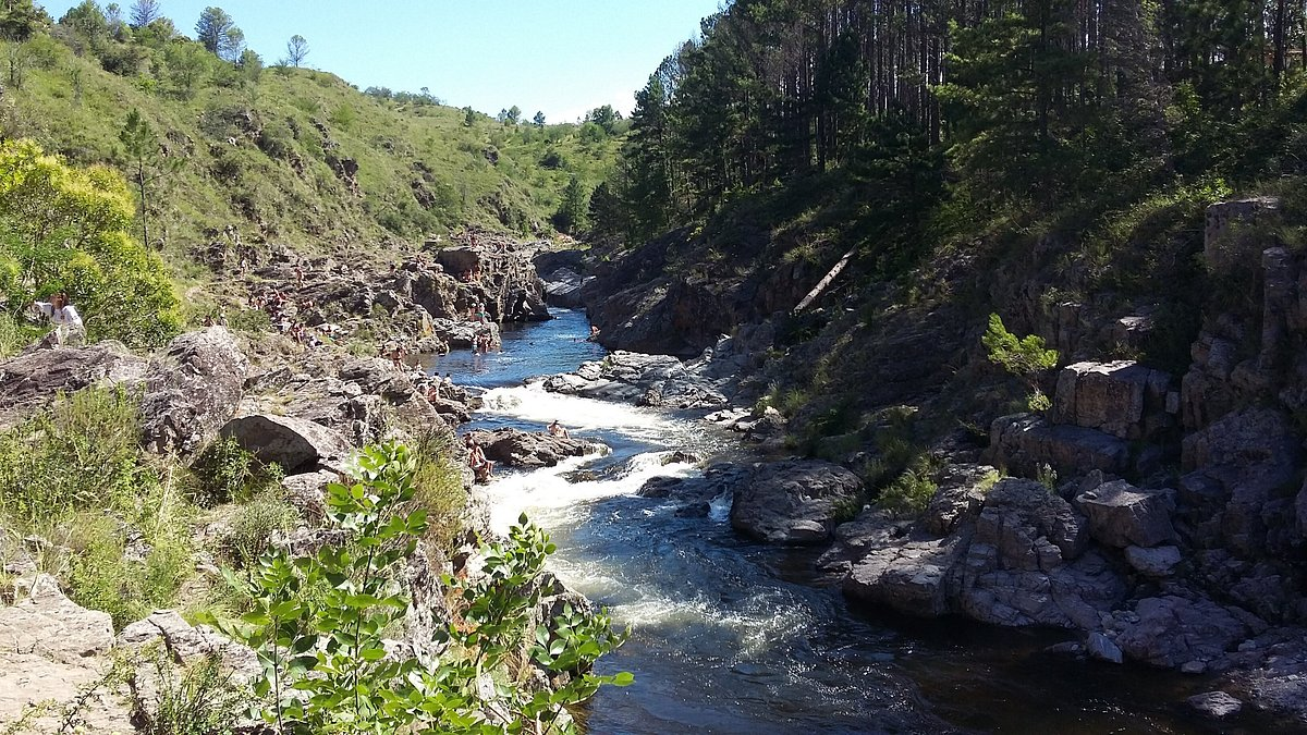 Buscaban a un turista perdido en el río El Durazno: estaba en un bar