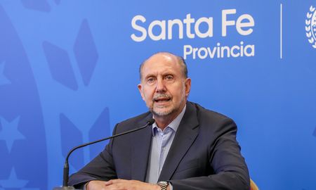 El mandatario santafesino se refirió al fallo del Corte Suprema de Justicia de la Nación sobre la deuda por coparticipación. El mandatario santafesino se refirió al fallo del Corte Suprema de Justicia de la Nación sobre la deuda por coparticipación.