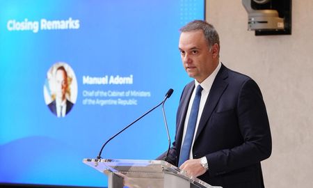 La causa que investiga a Manuel Adorni por la posible recepción de dádivas continúa su curso y este jueves sumó una declaración clave. La causa que investiga a Manuel Adorni por la posible recepción de dádivas continúa su curso y este jueves sumó una declaración clave.