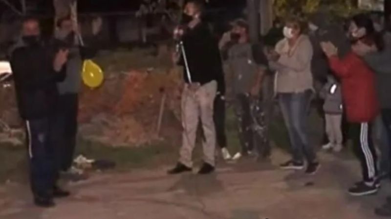 La gente de la zona asegura que muchos autos ya se accidentaron.