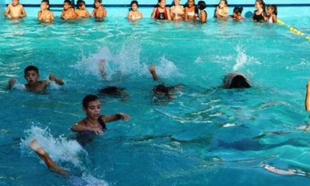 Tras la realización de una serie dr encuestas entre los padres que envían a los niños a los establecimientos el 98% respondieron que enviaría a sus hijos a la colonia. Tras la realización de una serie dr encuestas entre los padres que envían a los niños a los establecimientos el 98% respondieron que enviaría a sus hijos a la colonia.