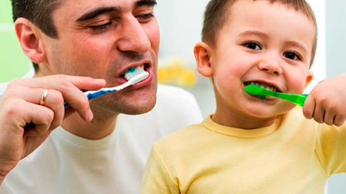 Es primordial establecer unos hábitos de higiene bucal saludables que nos permitan reducir al mínimo el riesgo de contraer este tipo de enfermedades.