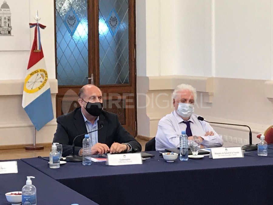 El gobernador de Santa Fe, Omar Perotti, junto al ministro de Salud de la Nación, Ginés González García.