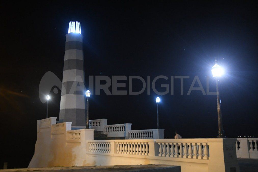El faro fue reparado completamente y se le incorporó un nuevo tablero eléctrico.