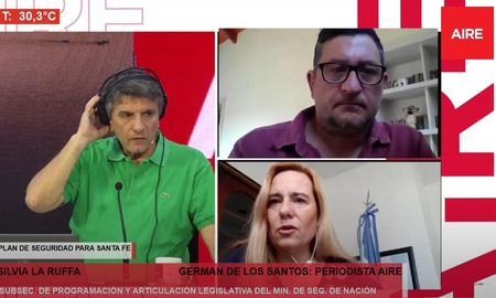 En diálogo con los periodistas Luis Mino y Germán de los Santos en el programa Ahora Vengo de Aire de Santa Fe, la subsecretaria de Programación Federal del Ministerio de Seguridad, Silvia La Ruffa, explicó el objetivo de la delegación que comandará. En diálogo con los periodistas Luis Mino y Germán de los Santos en el programa Ahora Vengo de Aire de Santa Fe, la subsecretaria de Programación Federal del Ministerio de Seguridad, Silvia La Ruffa, explicó el objetivo de la delegación que comandará.