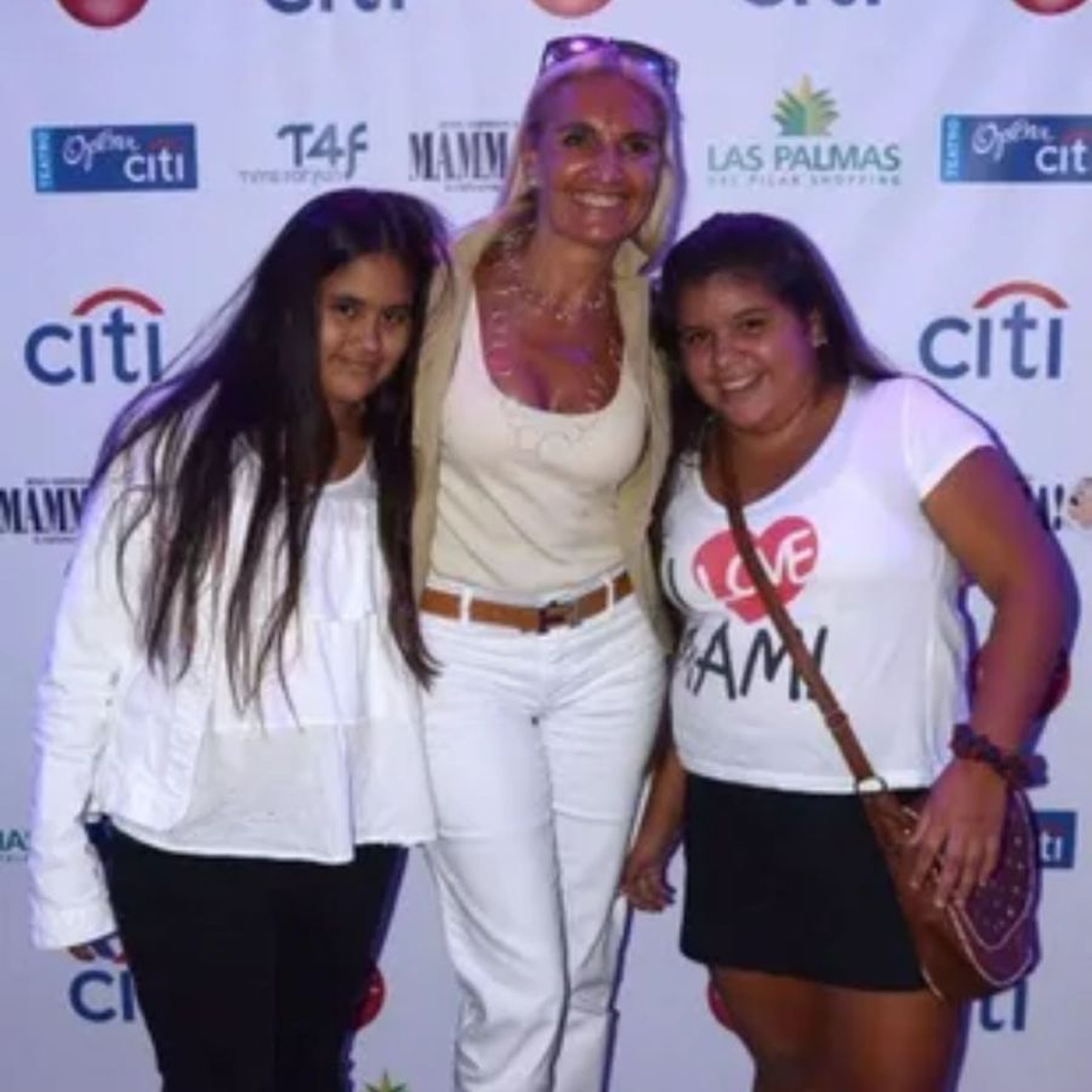 SILVIA D'AURO CON MORENA Y ROCÍO RIAL.