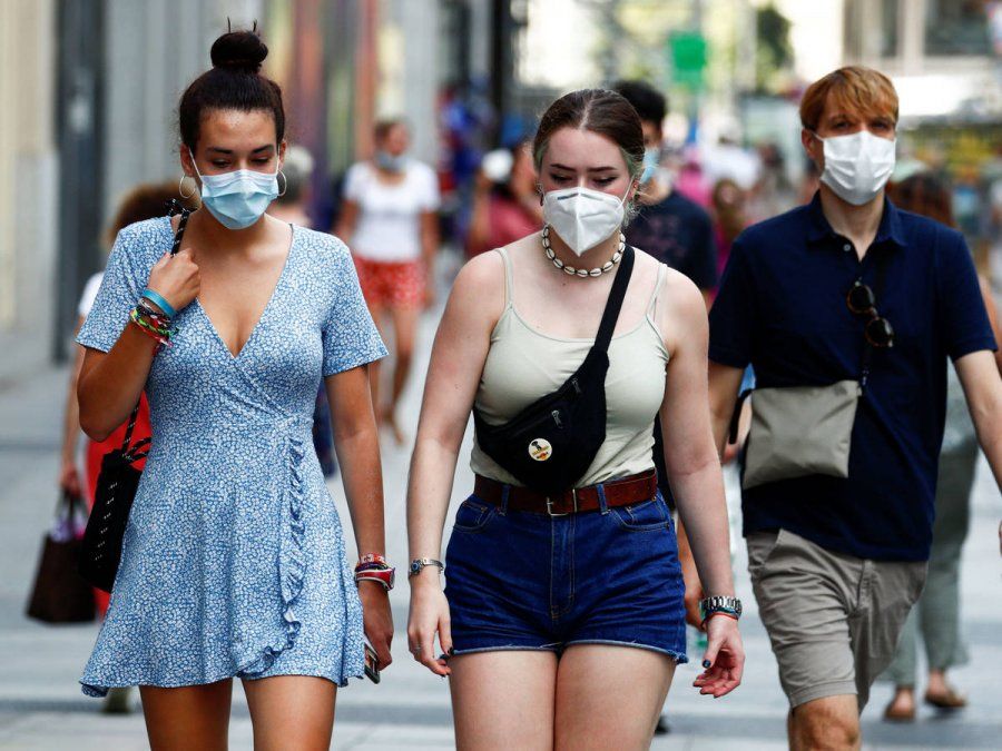 La tercera oleada de contagios hizo que las distintas comunidades autónomas se acogieran a estas normativas para contener al virus, imponiendo las limitaciones más duras desde el confinamiento de marzo.