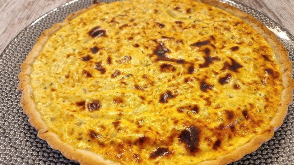 Tarta de cebolla y queso: la receta rica y cremosa