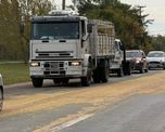sauce viejo: corte total de transito en ruta 11 por el derrame de soja de un camion sauce viejo: corte total de transito en ruta 11 por el derrame de soja de un camion