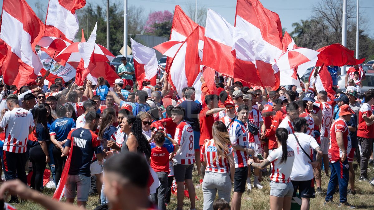 Los hinchas de Unión irán hasta Casasol para despedir al plantel del Kily González
