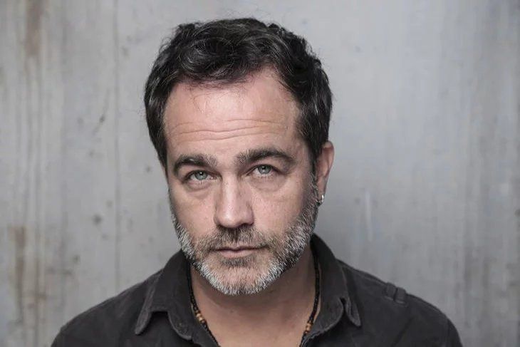 Gastón Pauls se muestra muy contento con su proyecto televisivo.