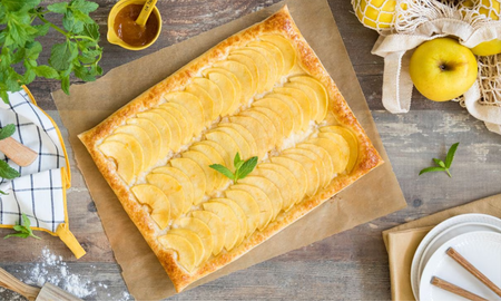 Tarta de manzana con hojaldre: la receta simple para preparar un postre rico en casa Tarta de manzana con hojaldre: la receta simple para preparar un postre rico en casa