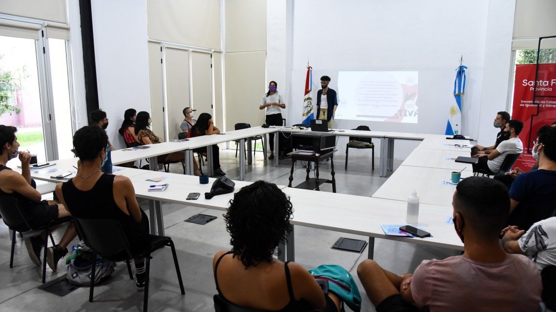 El espacio educativo secundario travesti, trans y disidente (no excluyente) fue planificado en conjunto con organizaciones sociales, según indicó la directora de Políticas de Igualdad, Nerea Tácari.