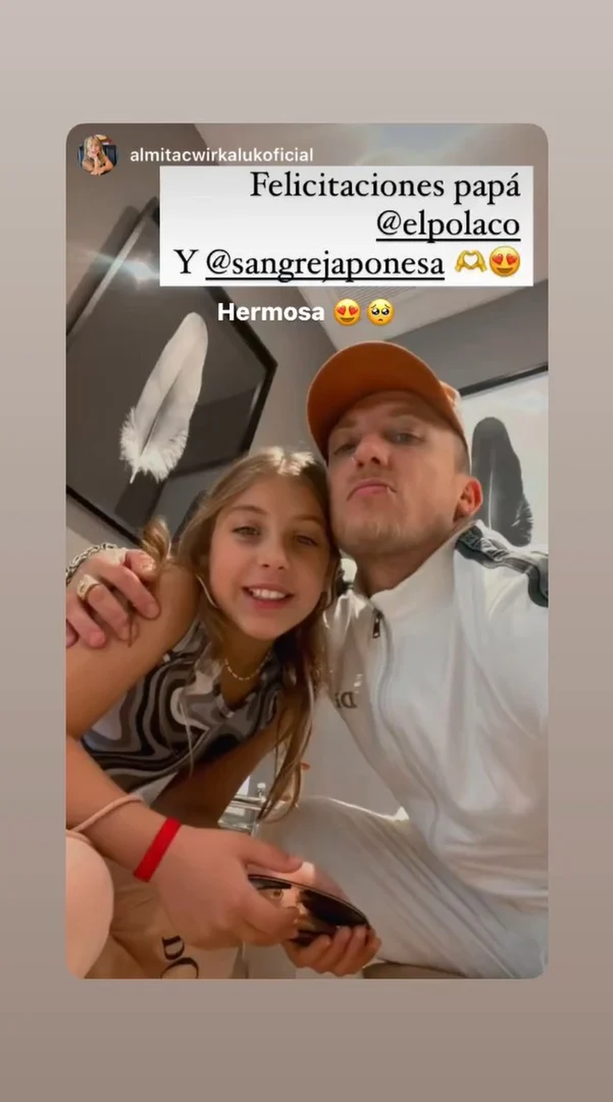 Alma, la hija que el cantante tuvo con Valeria Aquino, y que tiene 9 años, quiso felicitar a ambos por el éxito alcanzado con el nuevo tema.