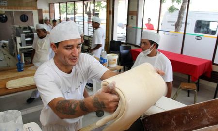 El objetivo del programa es brindar apoyo económico a organismos gubernamentales y no gubernamentales, sin fines de lucro, para el desarrollo de actividades productivas o de servicios. El objetivo del programa es brindar apoyo económico a organismos gubernamentales y no gubernamentales, sin fines de lucro, para el desarrollo de actividades productivas o de servicios.