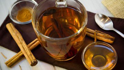 Infusión de canela y miel para acelerar el metabolismo
