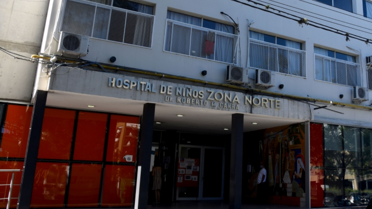 La menor se mantiene bajo observación médica.