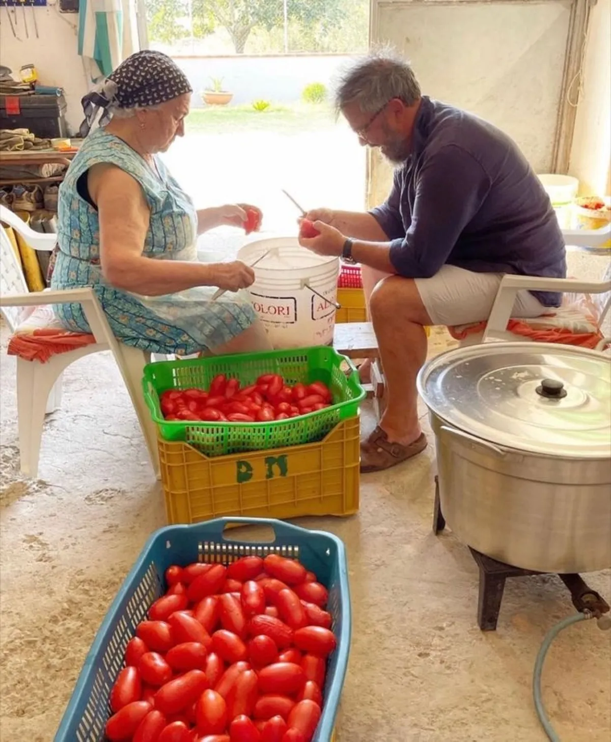 Donato de Santis posee una gran casa en Italia.