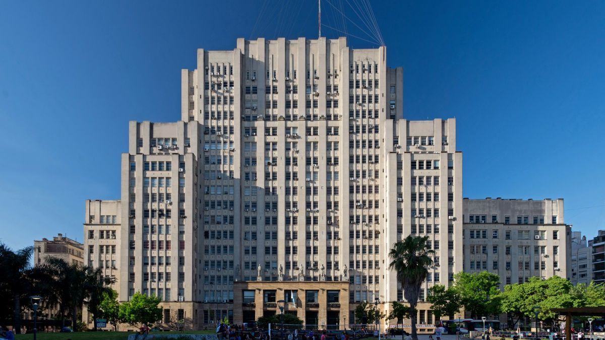 Un estudiante de 27 años que cursaba la carrera de Nutrición en la Facultad de Ciencias Médicas de la Universidad de Buenos Aires (UBA) murió el viernes por la tarde.