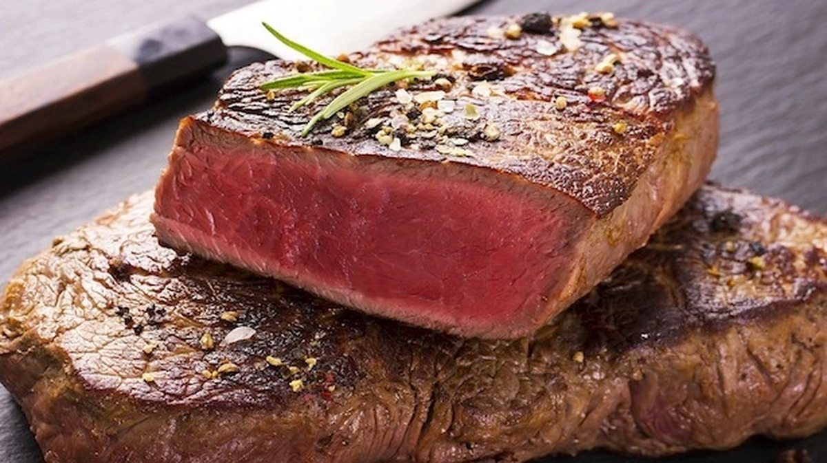 Como se vio en MasterChef, el punto bleu de la carne se aproxima mucho a la carne cruda y solo implica tres minutos de cocción.