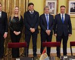 En un hecho inédito en Argentina, el gobernador de Santa Fe firmó el convenio por el cual la Provincia asumirá durante 20 años, con recursos propios, la administración, el mantenimiento y la ejecución de obras sobre la Ruta Nacional A012.