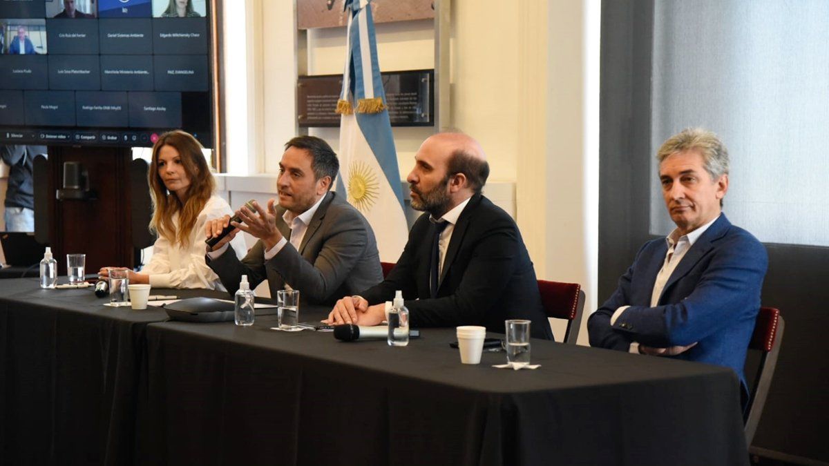 Juan Cabandié realizó una síntesis de lo actuado en el Foro Federal de Bienestar Animal y afirmó que desde la cartera a su cargo se impulsa un proyecto de ley de bienestar animal.