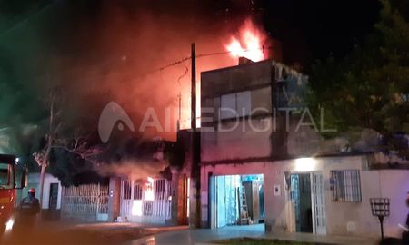 Incendio en una casa de J.P. López 3300 Incendio en una casa de J.P. López 3300