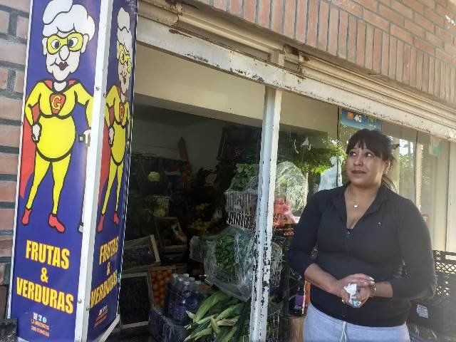 La historia de la verdulera que le regala fruta a quienes no la pueden pagar