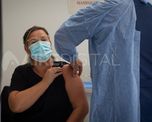 Más de cinco millones de personas ya tienen la primera dosis de una vacuna contra el covid en el país. Más de cinco millones de personas ya tienen la primera dosis de una vacuna contra el covid en el país.