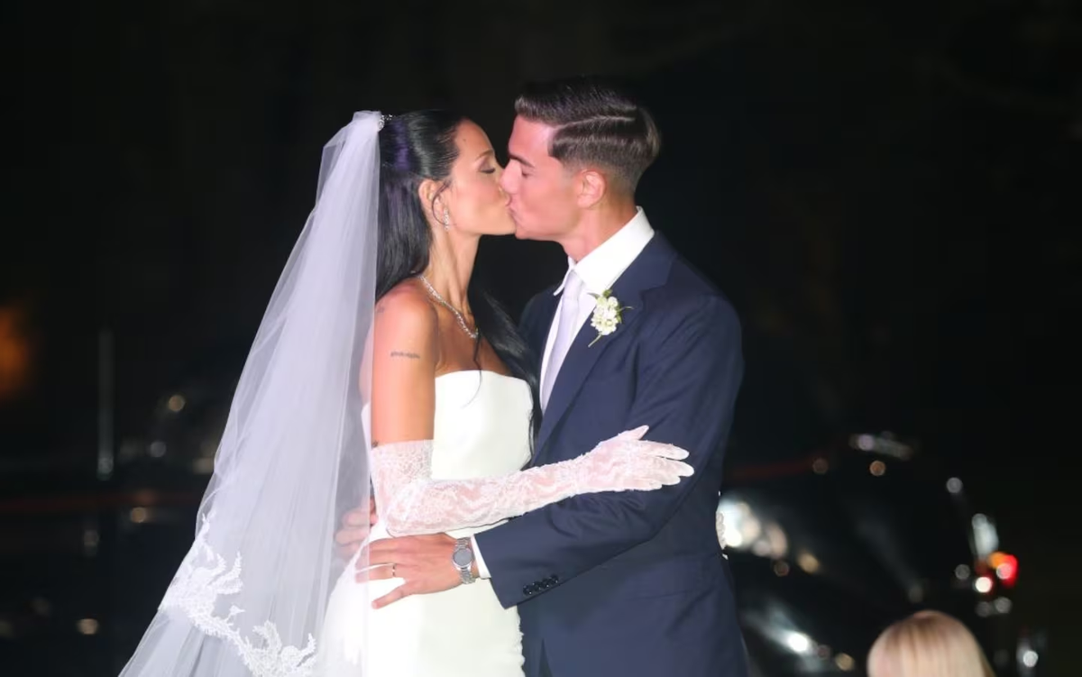 Oriana Sabatini y Paulo Dybala esperan su primer bebé. 