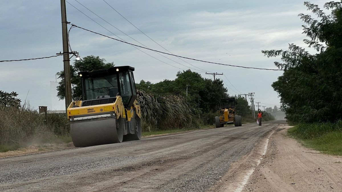 Las máquinas provinciales ya están en marcha asegurando otra vía de conectividad entre Monte Vera a Santa Fe.