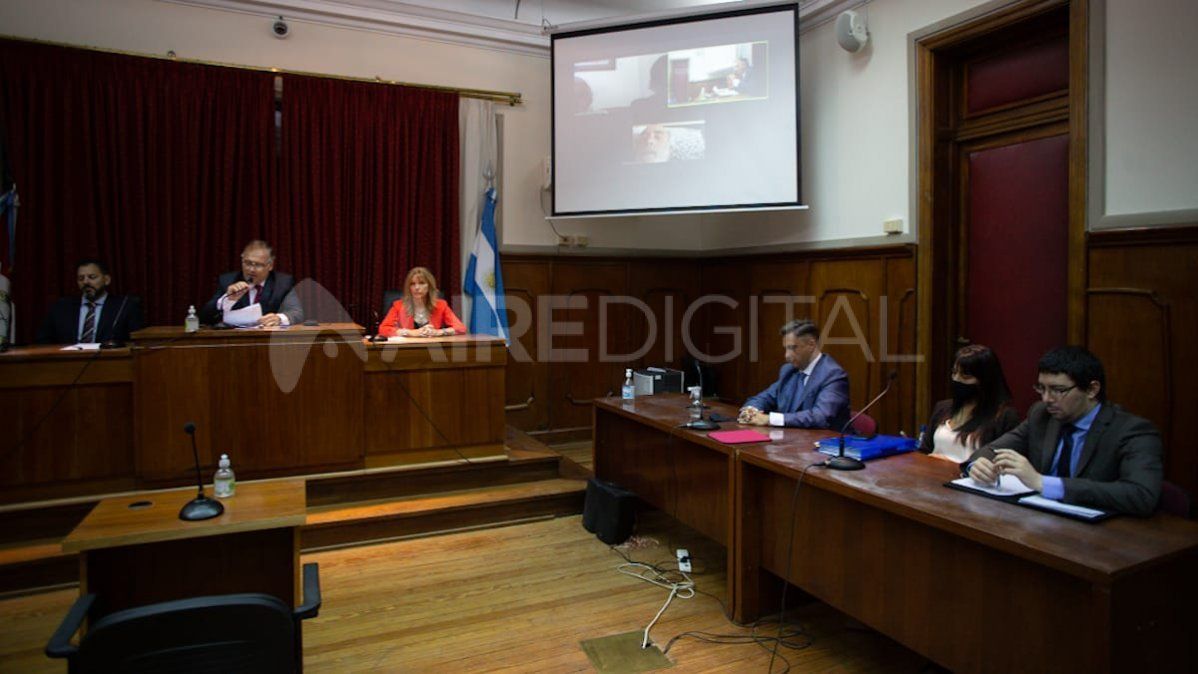 El tribunal integrado por los jueces Sergio Carraro, Rodolfo Mingarini y Rosana Carrara, dispuso la pena de 15 años de prisión domiciliaria para el empresario Alberto Dolinsky