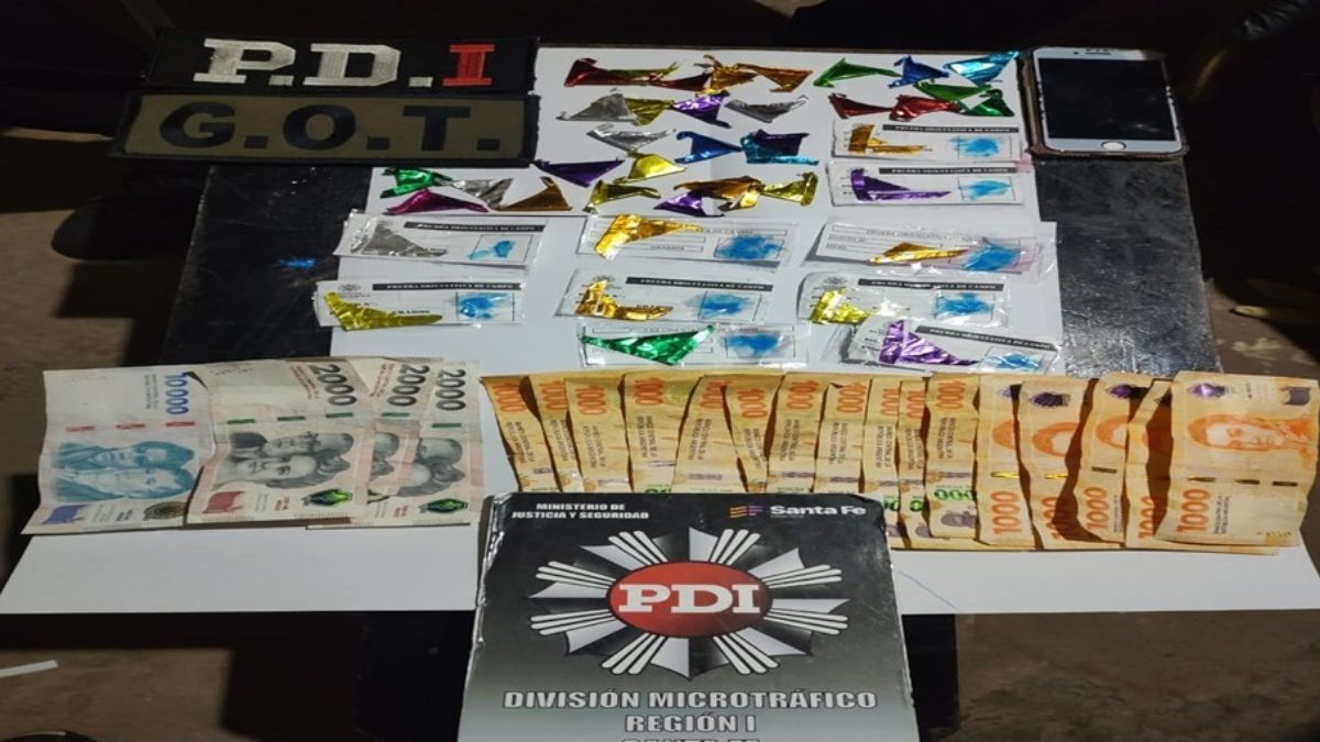 Secuestraron droga fraccionada y dinero en efectivo, entre otras cosas.