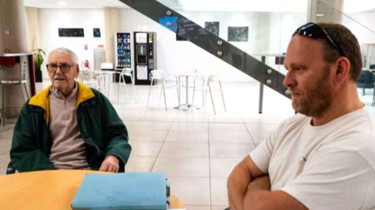 Pusieron la casa a nombre de su hija adoptiva, los denunció y los echó para venderla: el drama de una pareja de 87 años