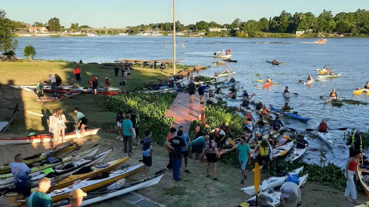 La travesía en kayak se realizó este fin de semana largo en Santa Fe. La travesía en kayak se realizó este fin de semana largo en Santa Fe.