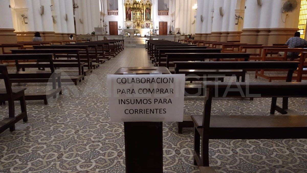 En la Basílica se dispuso una alcancía para aquellos que no puedan acercar los productos que se solicitan.