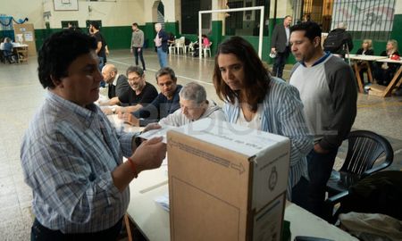 Los argentinos vuelven a las urnas el 19 de noviembre para elegir al próximo presidente. Los argentinos vuelven a las urnas el 19 de noviembre para elegir al próximo presidente.