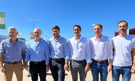 Este viernes por la mañana el diputado provincial Maximiliano Pullaro visitó la Expoagro en San Nicolás. Este viernes por la mañana el diputado provincial Maximiliano Pullaro visitó la Expoagro en San Nicolás.