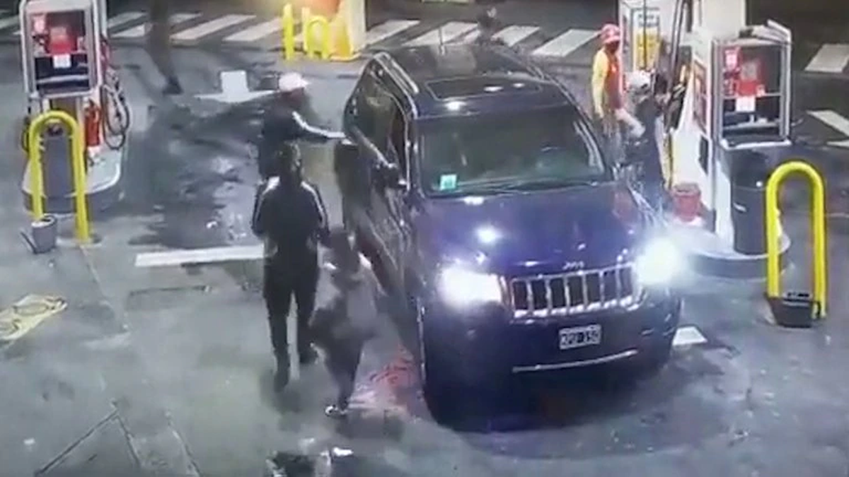 Se llevaron la camioneta y 8 mil pesos.