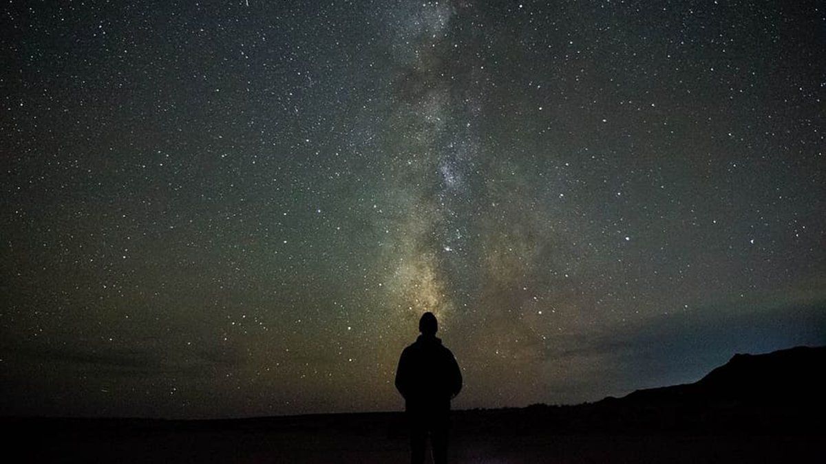 Cada 11 de noviembre, el cosmos nos invita a conectar con nuestra intuici&oacute;n y sembrar intenciones bajo la energ&iacute;a del n&uacute;mero maestro 11.