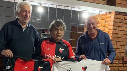 Cacho Deicas se sumó a la vigilia de Colón: 