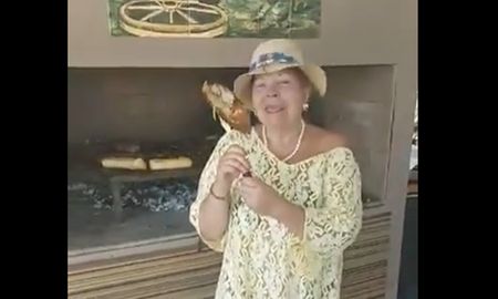 Elisa Carrió volvió a responder con ironía a quienes la criticaron. Elisa Carrió volvió a responder con ironía a quienes la criticaron.