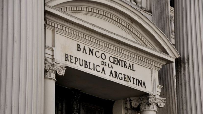 El Banco Central decidió eliminar el piso del 60% de la tasa de interés