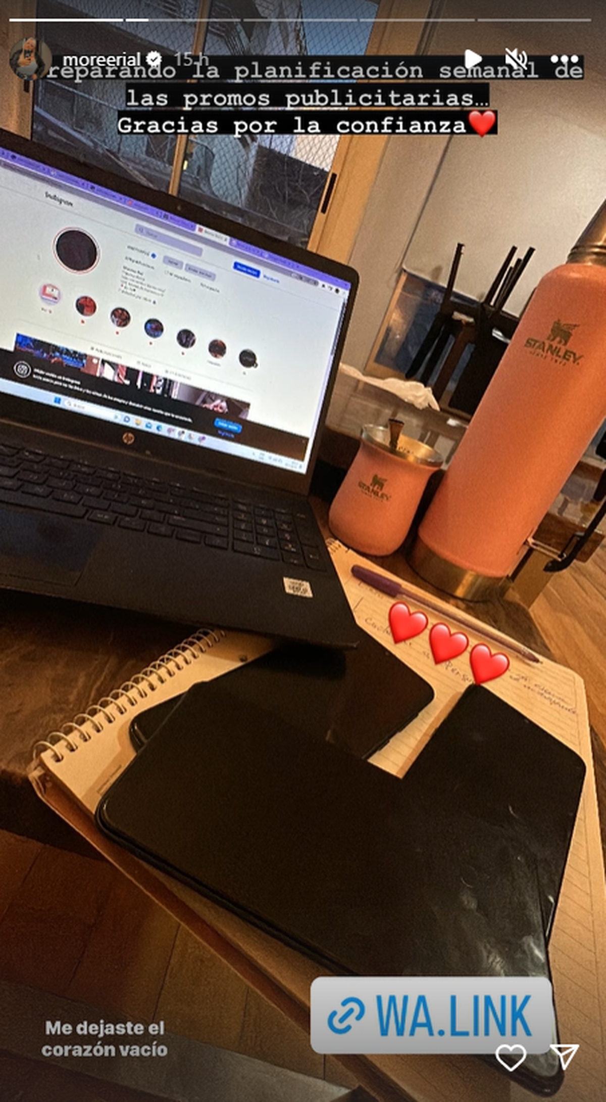 More Rial subió a sus redes sociales una foto trabajando. More Rial subió a sus redes sociales una foto trabajando.